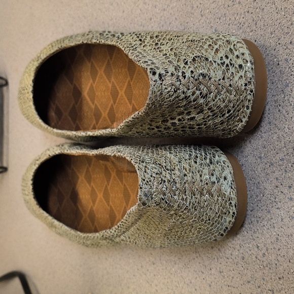 Lucky Brand Genuine Leather Emmie Flats in Mint Green Snakeskin - Picture 9 of 9